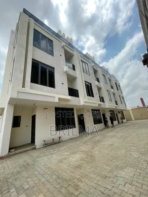 5bdrm Duplex in Jahi for sale