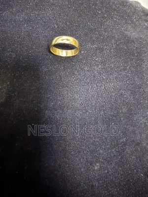 Italy 750 Tested 18karat Gold Wedding Ring Band
