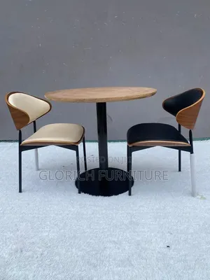 3-Piece Round Oak Bistro Set –Pedestal Table Bentwood Leather Chairs