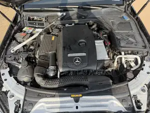 Mercedes-Benz C300 Luxury 4dr AWD 4Matic Sedan (2.0L 4cyl 7A) 2015 Gray