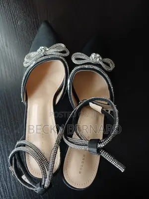 Ladies Shoe