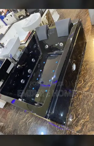 Double Jacuzzi With Complete Control and Accessories