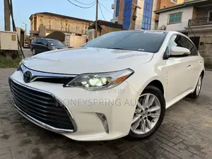 Toyota Avalon XLE Sedar FWD (3.5L 6cyl 6A) 2013 White