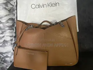 Calvin Klein Zoe Large Chain Tote Bag ( Caramel )