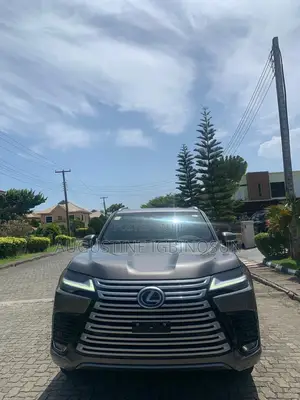 Lexus LX 2023