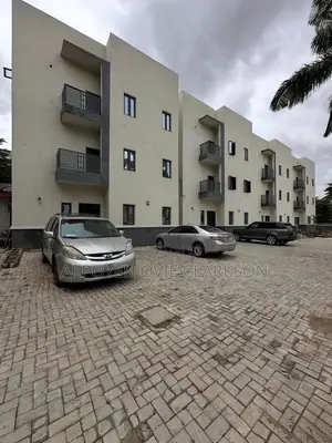4bdrm Townhouse/Terrace in Utako for sale