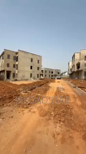 4bdrm Duplex In Godab, Life Camp For Sale
