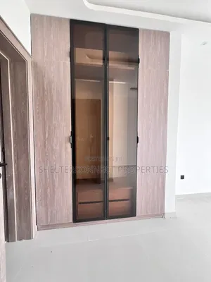 2bdrm Apartment in Lekki Phase 1 for rent