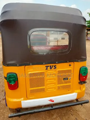 TVS Apache RTR 160 2V 2025 Gold