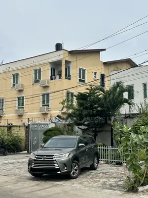 Toyota Highlander LE 4dr SUV (3.5L 6cyl 6A) 2015 Green