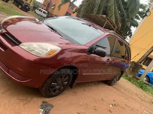 Toyota Sienna 2005 Burgundy