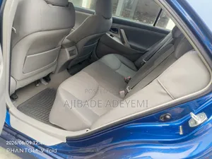 Toyota Camry SE 4dr Sedan (2.5L 4cyl 6A) 2011 Blue