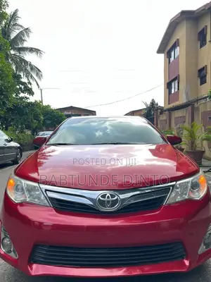 Toyota Camry XLE 4dr Sedan (2.5L 4cyl 6A) 2013 Red