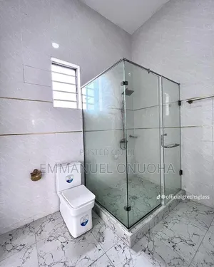 Frameless Glass Shower Cubicle