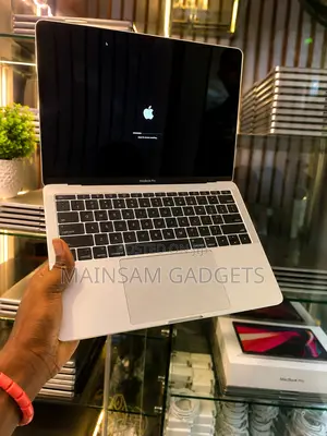 Laptop Apple MacBook Pro 2017 8GB Intel Core i5 SSD 256GB