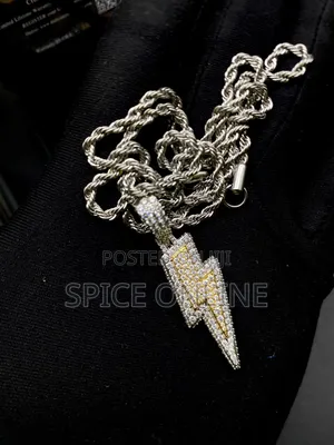 Xvip Quality VVS Moissanite Diamond Lightning Bolt Pendant