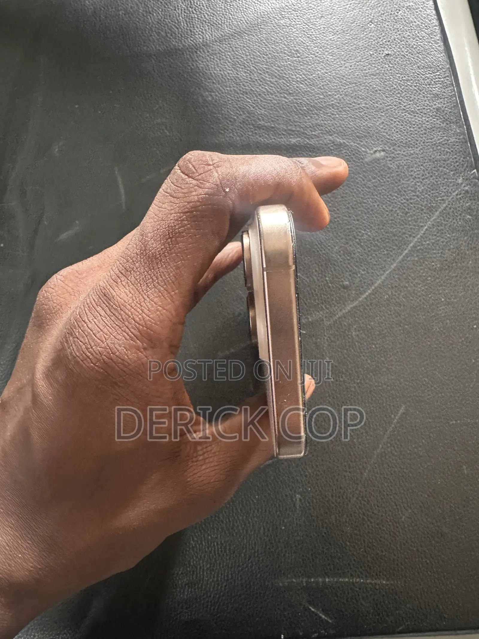 Apple iPhone 16 Pro 128 GB Gold