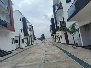 5bdrm Duplex in Jahi Gilmore Tarred for sale