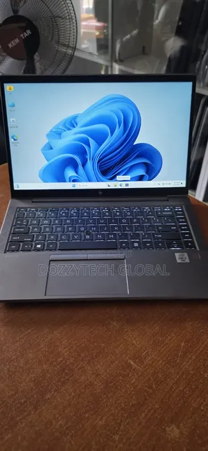 Laptop HP ZBook Firefly 14 G7 8GB Intel Core i5 SSD 256GB