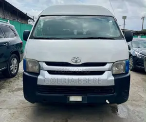 Toyota HiAce 2022 White