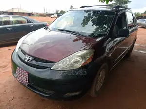 Toyota Sienna 2005 Burgandy