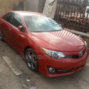 Toyota Camry SE 4dr Sedan (2.5L 4cyl 6A) 2013 Red
