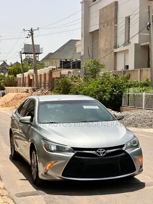 Toyota Camry 2016 Gold