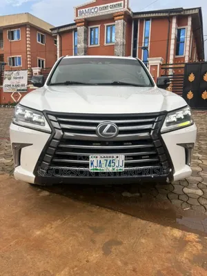 Lexus LX 570 AWD 2016 White