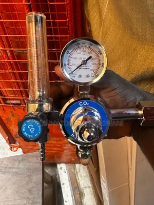 Carbon Dioxide (Co2) Gas Regulator and Flowmeter,