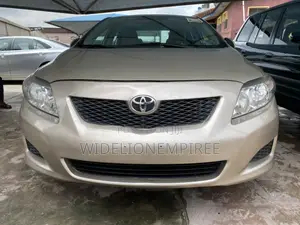Toyota Corolla LE 4dr Sedan (1.8L 4 cyl 4A) 2009 Gold