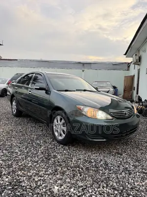 Toyota Camry XLE 4dr Sedan (2.4L 4cyl 5A) 2005 Green