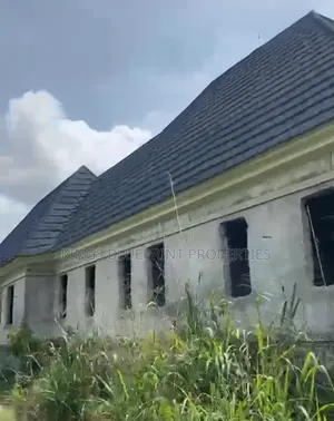 2bdrm Bungalow In Ogbovwan Ughelli, Warri For Sale