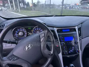 Hyundai Sonata GLS Sedan FWD (2.4L 4cyl 6A) 2013 Silver