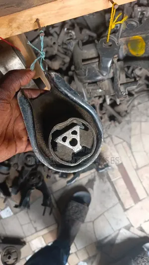 Original Engine Mounting (Engine Seating) for Mazda 5