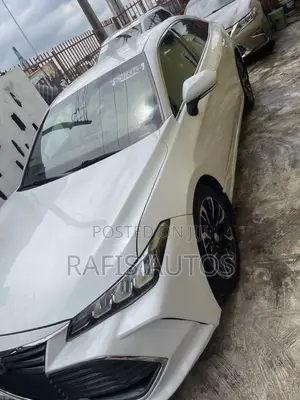 Toyota Avalon XLE FWD Sedan (3.5L V6 8A) 2019 White