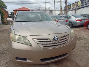 Toyota Camry LE 4dr Sedan (2.4L 4cyl 5A) 2009 Gold