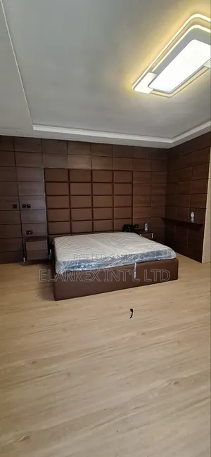 Luxurious Bedframe With High Quality Headboard Finishing