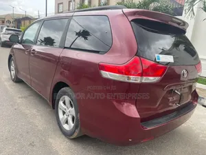 Toyota Sienna XLE 8 Passenger 2011 Red