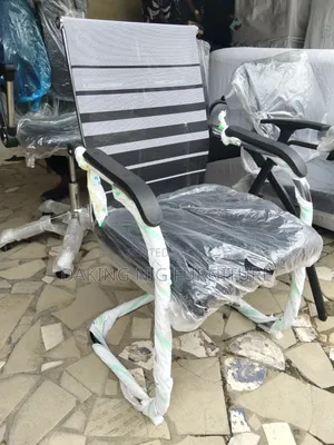 Strong Visitors Chair