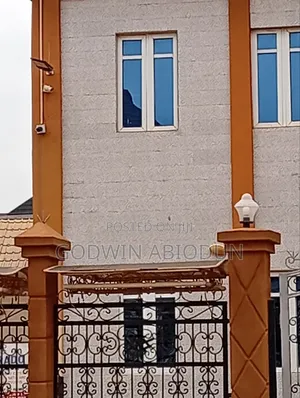 Furnished 6bdrm House in Threeco Estate, Akute Ajuwon for sale