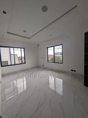 3bdrm Duplex in Ikeja Gra for rent