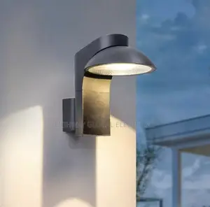 Outdoor Cast Wall Light