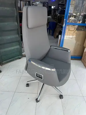 Super Executive Office Chair Available as Seen
