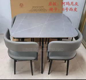 Dinning by 4