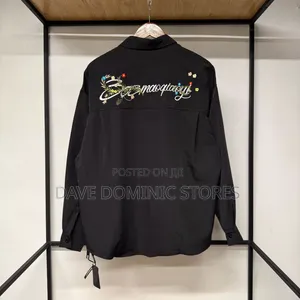 Maoqiaoyi Crested Button Down Long Sleeves