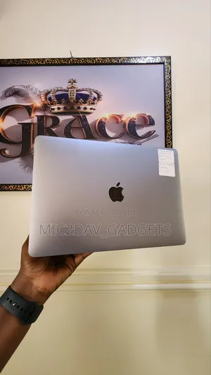 Laptop Apple MacBook Pro 2020 16GB Intel Core i7 SSD 1T