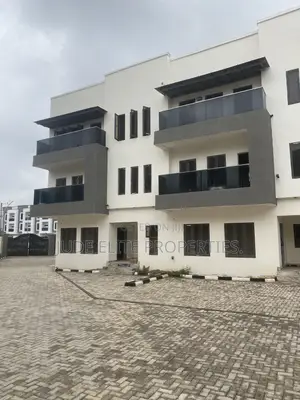 5bdrm Duplex in Mabushi for sale