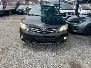 Toyota Corolla LE 4dr Sedan (1.8L 4cyl 4A) 2013 Black