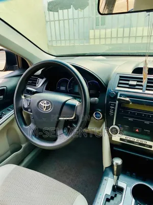 Toyota Camry LE 4dr Sedan (2.5L 4cyl 6A) 2013 Gray