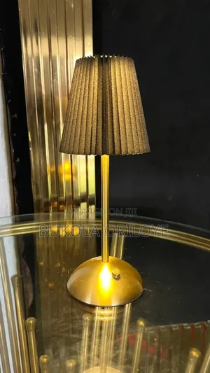 Black Vip Table Lamp